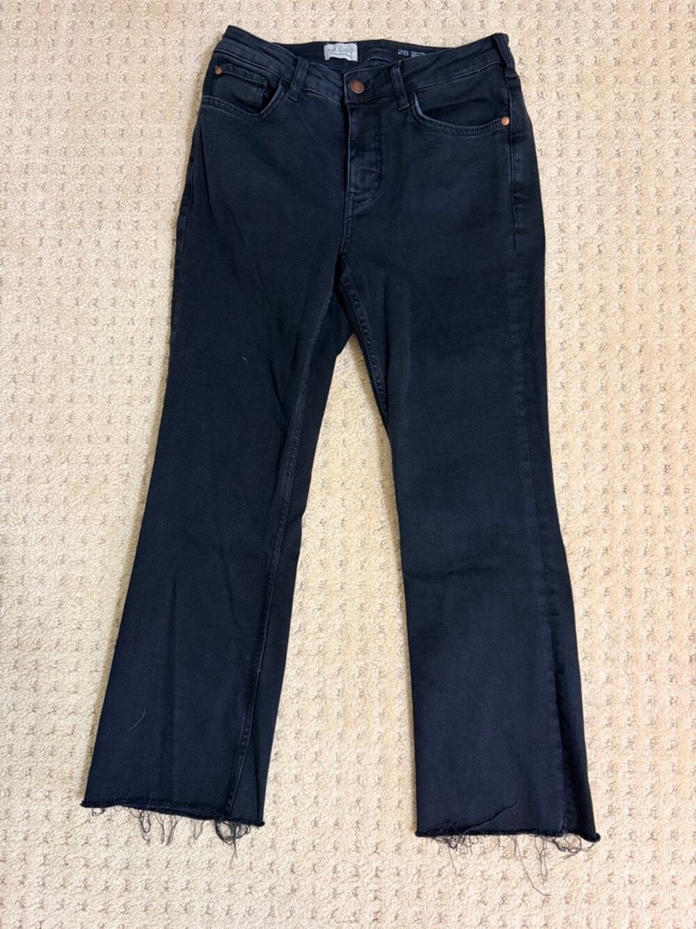 Pilcro Yaya Jeans 28 Black Raw Hem Crop Kick Flare